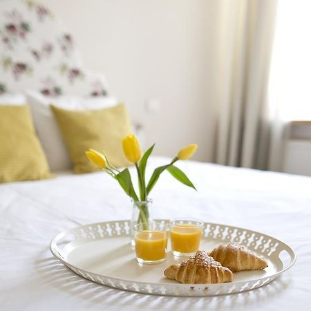 Bright Apartment In Old Town By Urban Rent 维尔纽斯 外观 照片